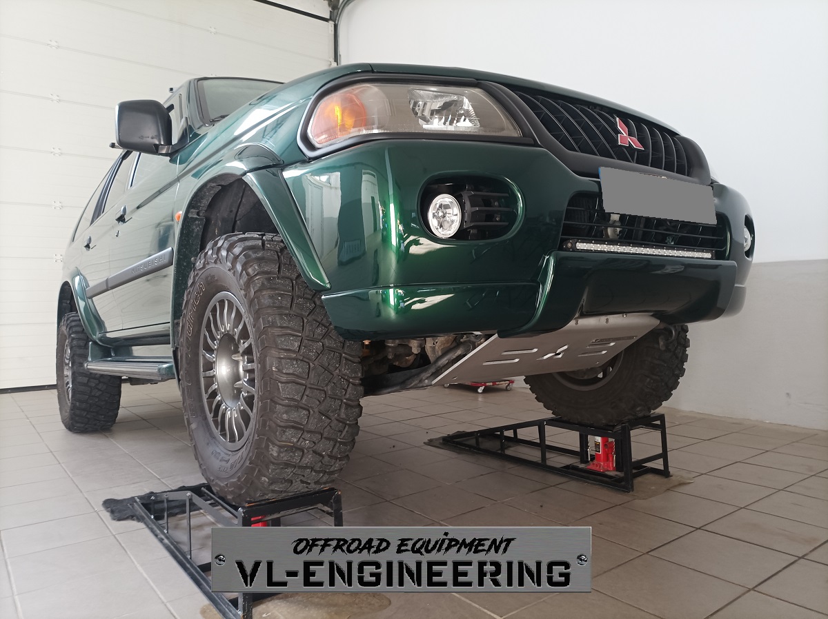 Cj. Protecções Pagero Sportwagon (frente em 8mm, resto 6) - Image 2