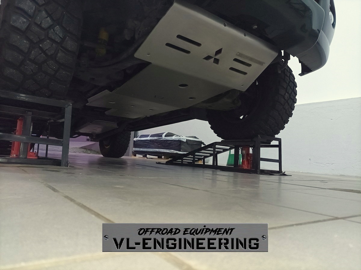 Cj. Protecções Pagero Sportwagon (frente em 8mm, resto 6) - Image 3