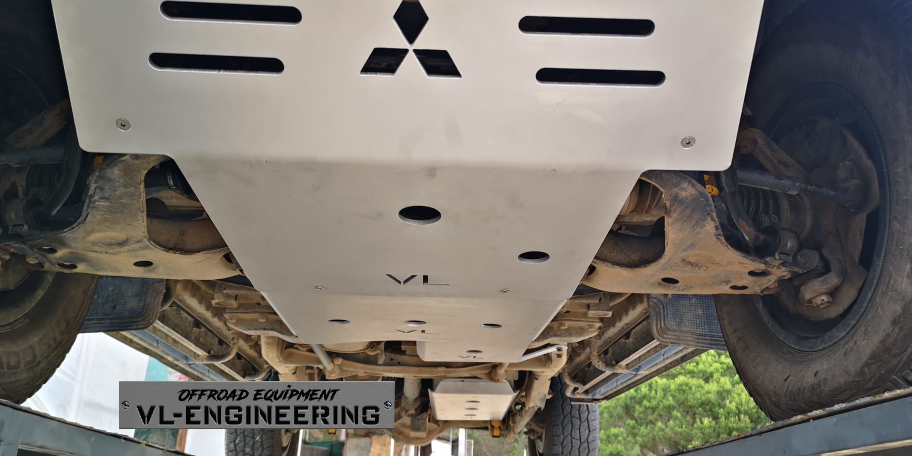 Cj. Protecções Pagero Sportwagon (frente em 8mm, resto 6) - Image 10