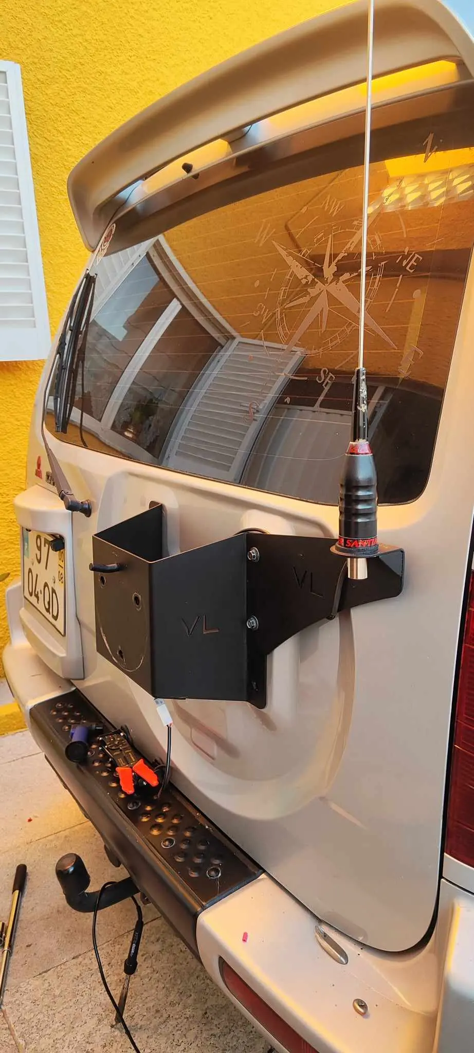 Suporte de antena CB para V60 DID (em inox lacado)